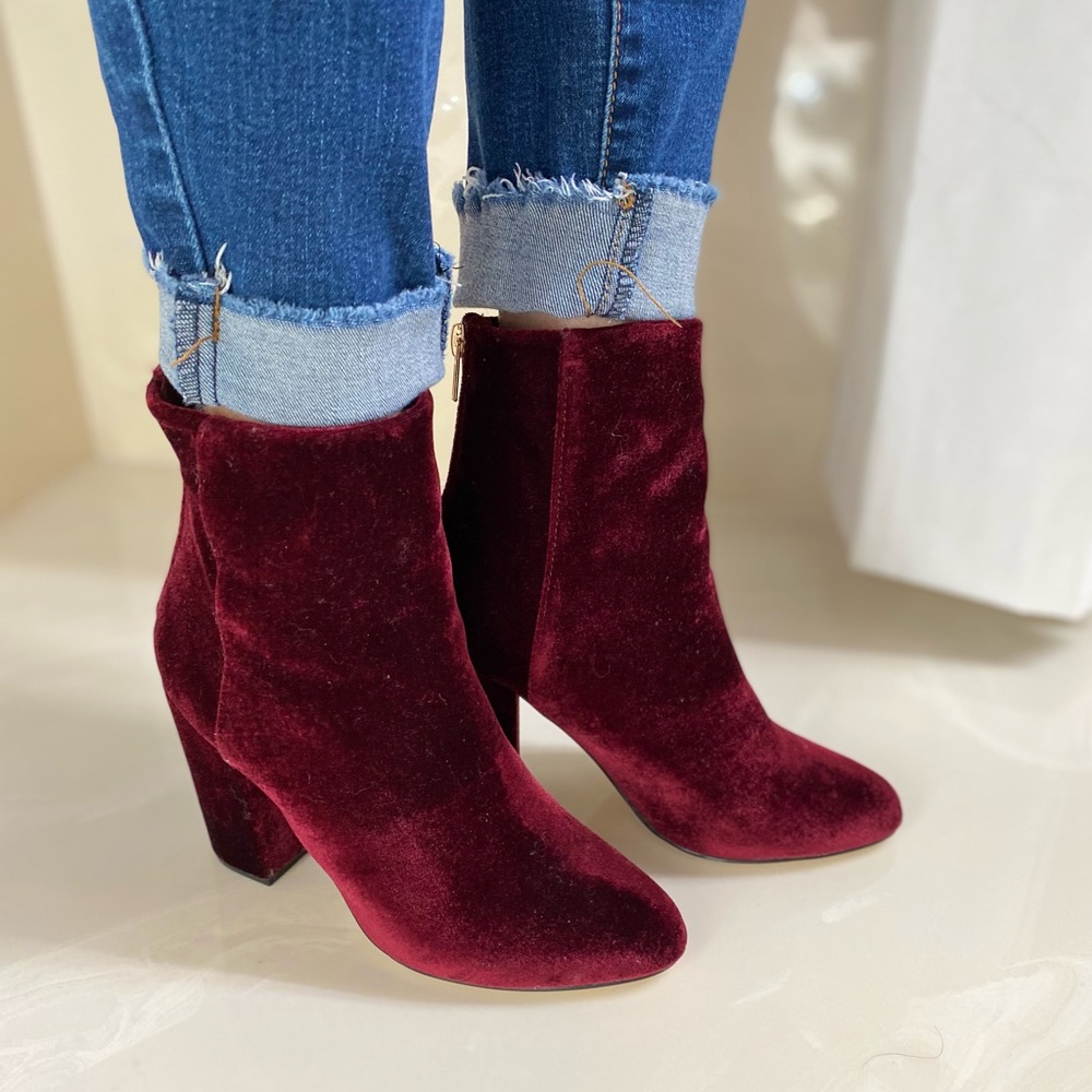 Women’s Shoedazzle Red Velvet Boots Chunky Heel